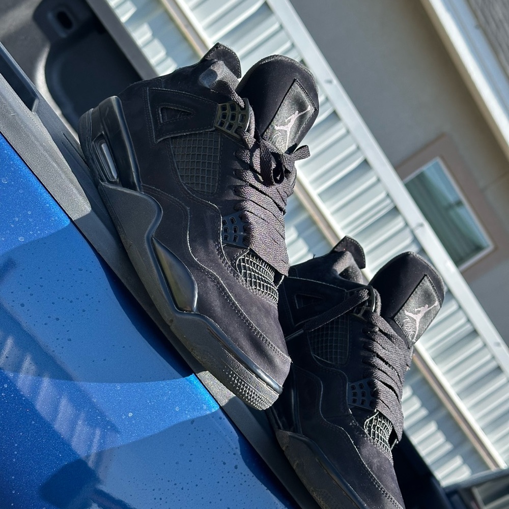 Air Jordan 4 Black cat